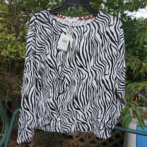 NWT:RETROLOGY: Animal print crew neck top
